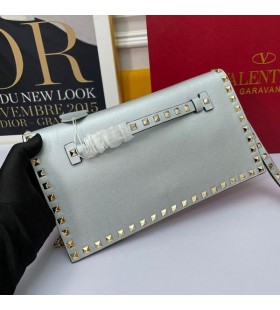 Valentino Grande Rockstud Wristlet Embreagem Com A Cadeia De Pelica Prata