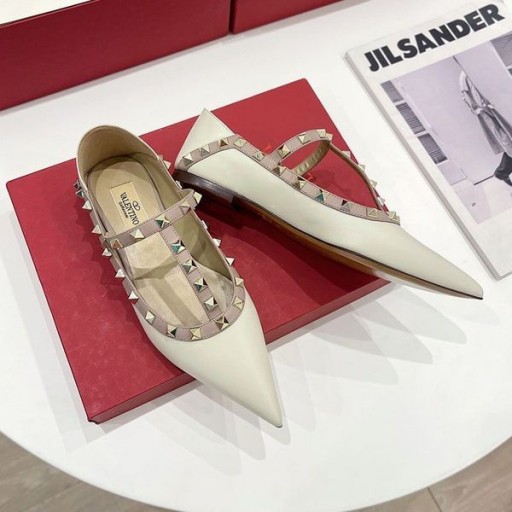 Valentino Rockstud Balerina Lapos Pántos Női Szabadalmi Bőr Bézs