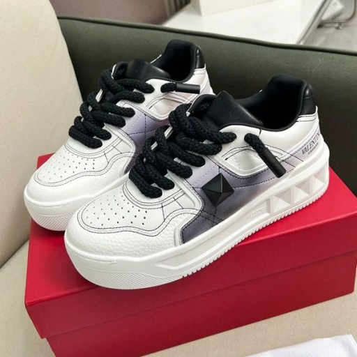 Valentino Egy Stud XL Alacsony szárú Tornacipő Unisex Nappa Bőr Fehér/Bézs