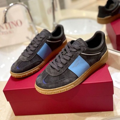Valentino Upvillage Íseal-Barr Sneakers Suede Unisex Black