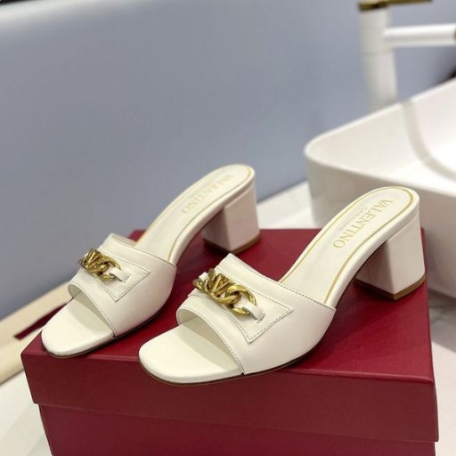 Valentino VLogo Slabhra Tiubh-Heeled Sleamhnáin Mná Calfskin Bán