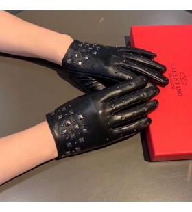 Valentino Rockstud Spike Lámhainní Mban Sheepskin Dubh