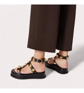 Valentino Rómhánach Graí Ardán Sandals Rúitín Le Strap Mná Calfskin Dubh