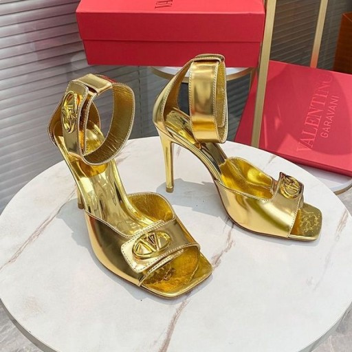 ヴァレンティノVlogoローマンバックルサンダルの女性Calfskin金