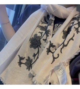ヴァレンティノVlogo署名Sacrfバラジャカード女性-カシミヤとピンク