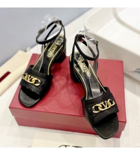 ヴァレンティノVlogoチェーンサンダルの女性Calfskin黒