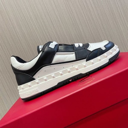 Valentino Freedots Lav-Top Sneaker Unisex Kalveskinn Svart/Hvit