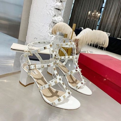 Valentino Rockstud Sandaler Med Ankelen Stroppen Kvinner Hvit Kalveskinn