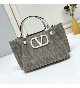 Valentino Små VLogo Signatur Shopping Bag Med Pigger I Toile Iconographe Trekk Grå