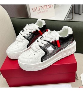 Valentino En Stud XL Lave Sneakers Unisex Nappa Skinn Sort/Hvit