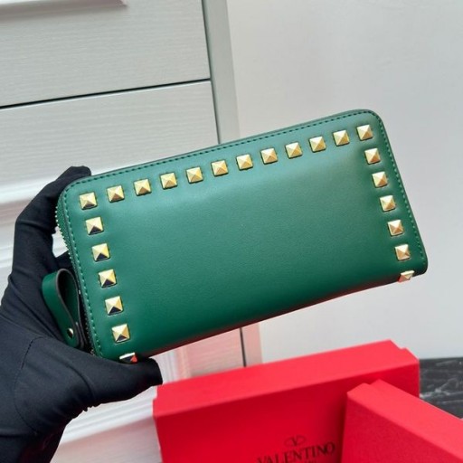 Duży portfel Valentino Rockstud na zamek z Cielęcej skóry Zielonego Koloru