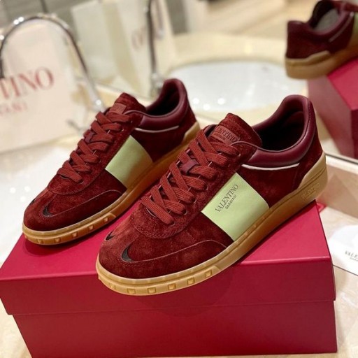 Buty Valentino Upvillage z niskim piszczelą Unisex z zamszu w kolorze Bordowym