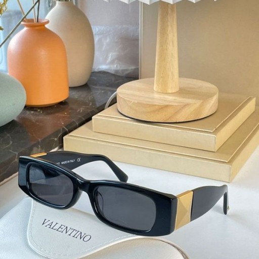 Prostokątne Okulary Valentino VA4105 W Ацетатной Oprawie Z Rzymskiej Nit w Kolorze Czarnym