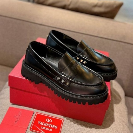 발렌티노 Rockstud 퍼 여성 송아지 Black