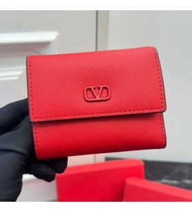 발렌티노의 작은 VLogo 서 삼중 지갑에서 송아지 입자에 빨간