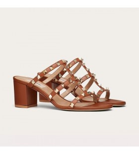 발렌티노 Rockstud 두꺼운 굽 슬라이드는 여성 송아지 Brown