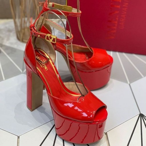 Ženske Sandale Na platformu Valentino Tan-Go S Remenom Na щиколотке Od Lakirane Kože Crvene Boje
