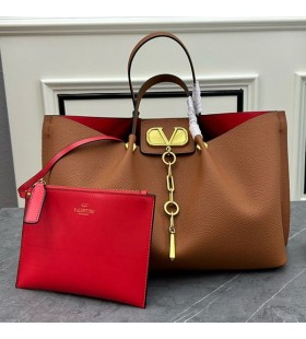 Velika torba Valentino VLogo Pobjeći od Zrnate teleće kože smeđe boje