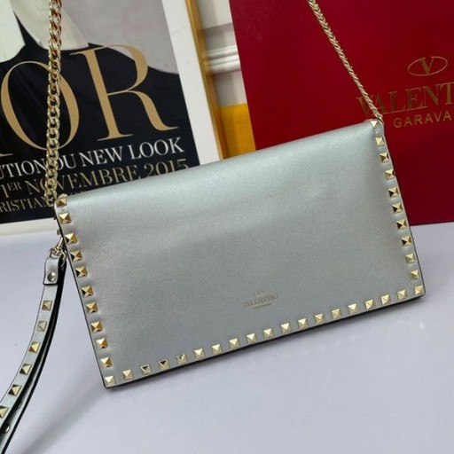 Valentino Stora Rockstud Wristlet Koppling Med Kedja I Silver Kalvskinn