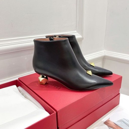 Valentino En Stud Vrist Tossor 50MM Kvinnor Svart Kalvskinn