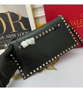 Valentino Stora Rockstud Wristlet Koppling Med Kedja I Kalvskinn Svart/Guld