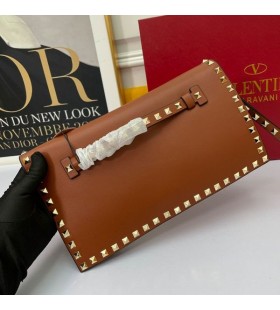 Valentino Stora Rockstud Wristlet Koppling Med Kedja I Brunt Kalvskinn