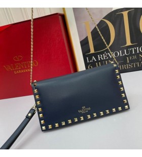 Valentino Små Rockstud Wristlet Koppling Med Kedja I Kalvskinn Marinblå