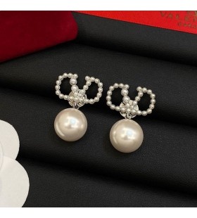 Valentino VLogo Signatur Hängande Örhängen I Pärlor Med Metall, Silver