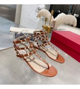 Valentino Rockstud Flip-Flop Sandalias Planas De Mujer De Piel De Becerro Marrón