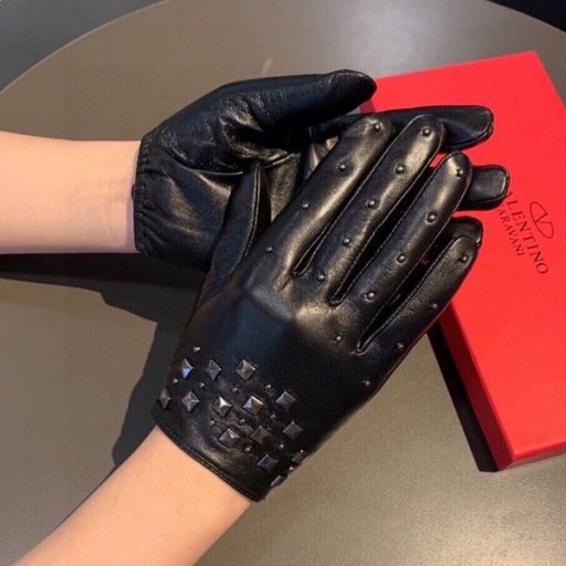 فالنتينو Rockstud ارتفاع قفازات المرأة جلد الغنم الأسود