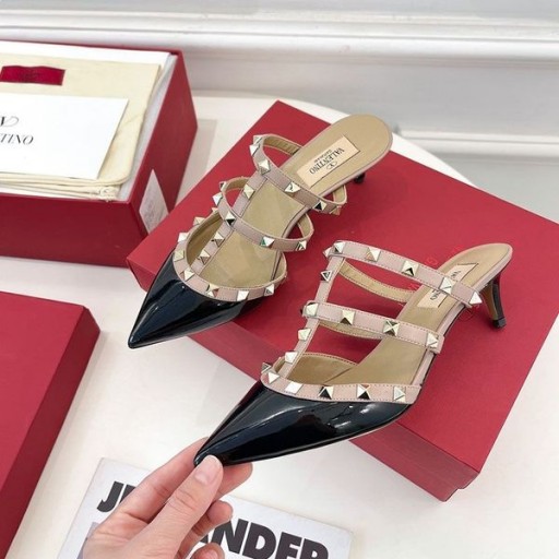 فالنتينو Rockstud الكعب البغال مع الأشرطة المرأة براءات الاختراع والجلود السوداء