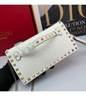 فالنتينو صغيرة Rockstud السوار مخلب مع سلسلة في جلد العجل الأبيض