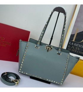 فالنتينو صغيرة Rockstud حمل في محبب جلد العجل السماء الزرقاء