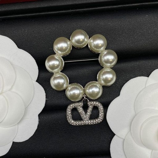 Valentino VLogo Podpis Brož Ve Kovový S Perlami A Krystaly Swarovski Silver