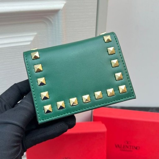 Valentino Malé Rockstud Klapka Peněženku Telecí Kůže V Zelené