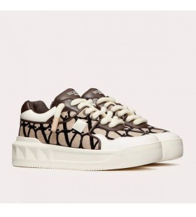 Valentino En Stud XL Lav-Top Sneakers til Unisex-Nappa Læder Med Toile Iconographe Stof Beige