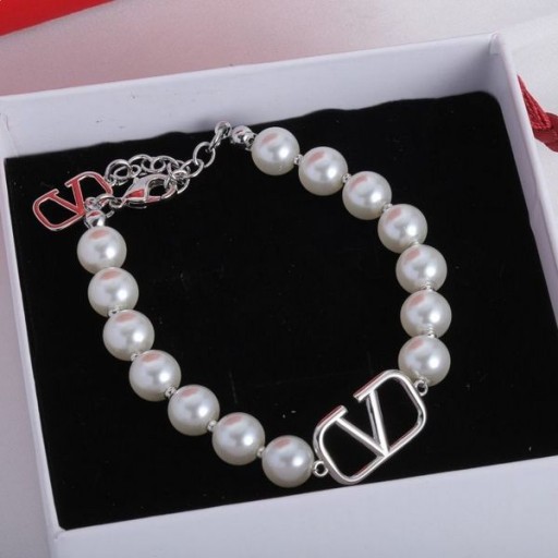 Valentino VLogo Handtekening Armband Parels Van Een Ketting Met Metalen Zilver