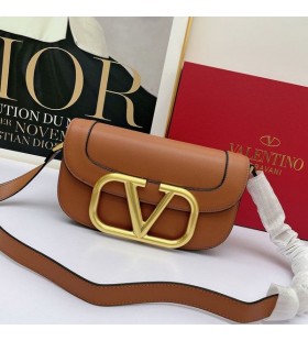 Valentino Grote Supervee Schouder Tas In Bruin Kalfsleer