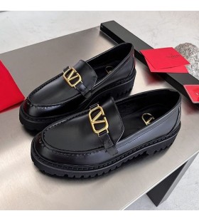 Valentino VLogo Handtekening Loafers Vrouwen Kalfsleer Zwart