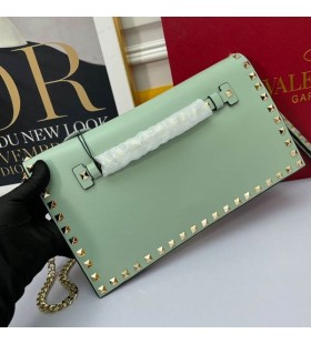 Valentino Grand Rockstud Bracelet Embrayage Avec Chaîne En Cuir De Veau Vert Menthe