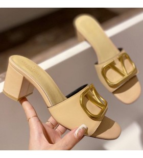 Valentino VLogo Signature D'Épaisseur À Talons Diapositives Femmes De Grain De Cuir De Veau Abricot