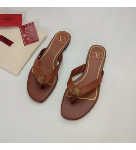 Valentino Un Goujon De Flip-Flop Diapositives Femmes En Cuir De Veau Marron