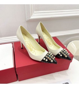 Valentino Rockstud Pumps Mit Nieten-Der Vorderkappe Frauen Glattleder Weiß/Schwarz