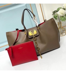 Valentino Großen VLogo Escape Tote Aus Genarbtem Kalbsleder Kaffee