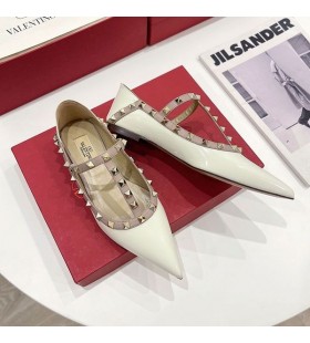 Valentino Rockstud Ballerina Flats Mit T-Strap Frauen Patent Leder Weiß